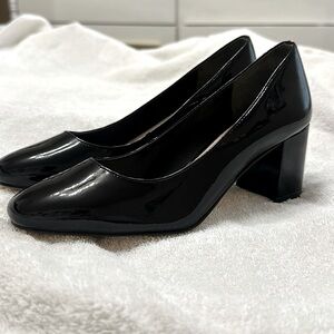 Stuart weitzman black shoe size 6